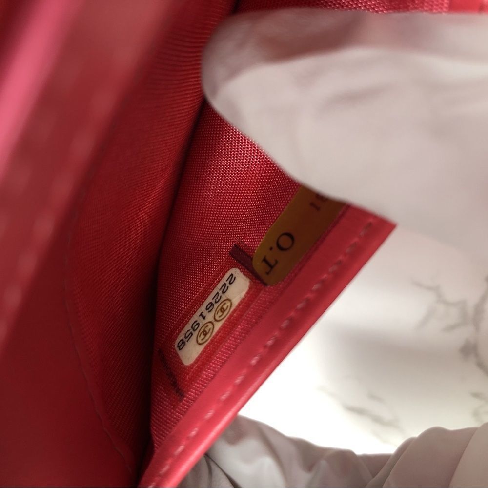 SOLD Chanel CC Pink Caviar Leather Card holder Case Wallet - Picture 12 of 13